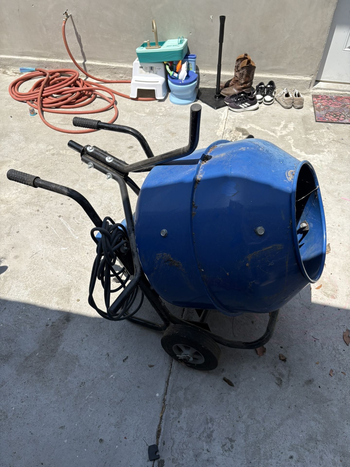 MARSHALLTOWN CEMENT MIXER