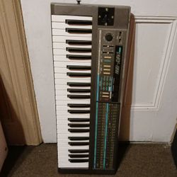 Korg Poly 800 MIDI Synthesizer 