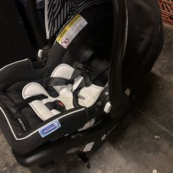 Baby Car Seat Good Condition $80