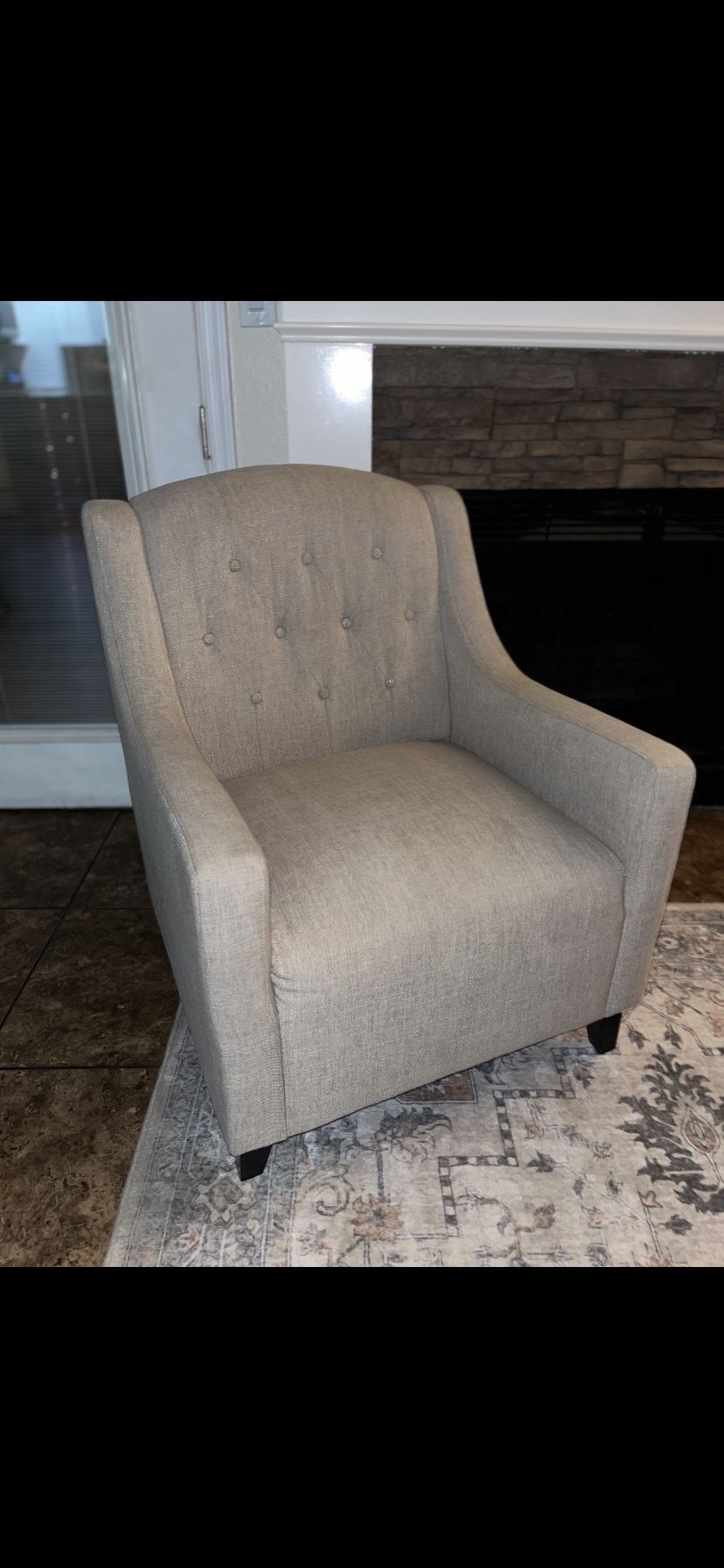 Accent Chair In Excellent Condition 