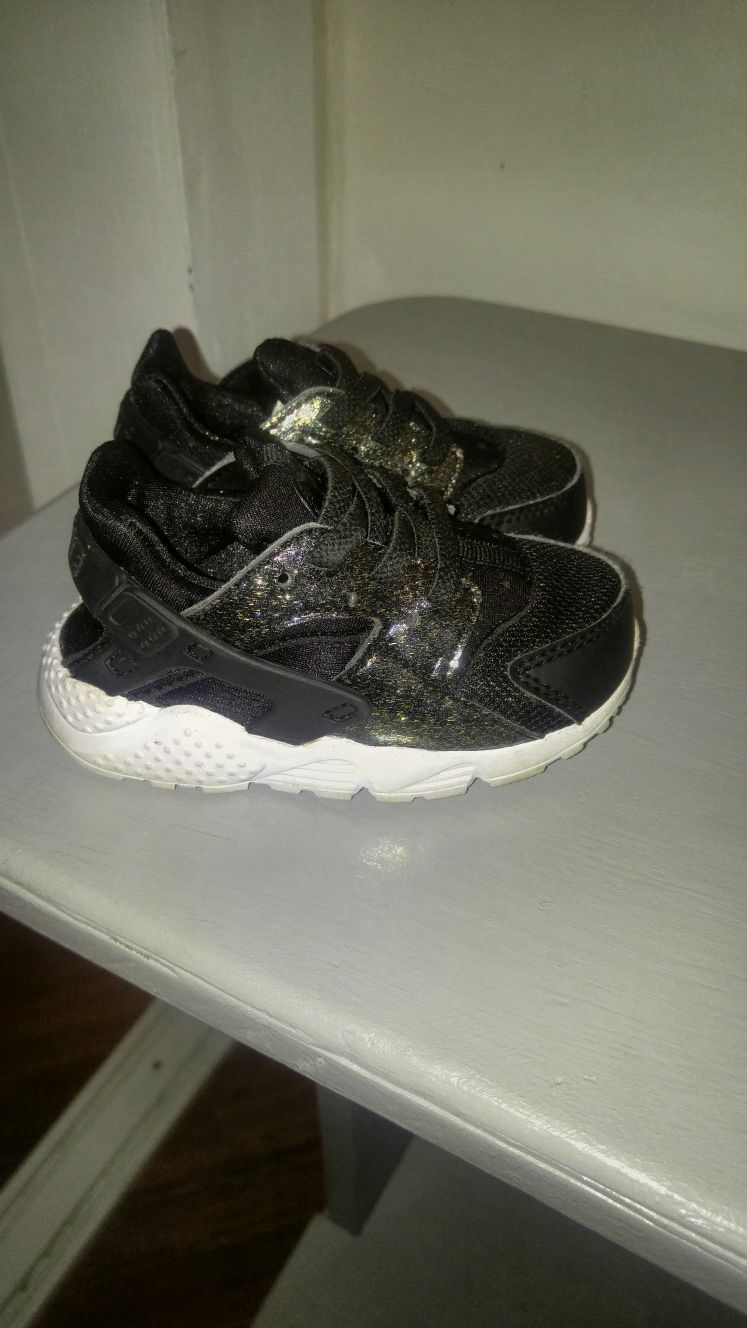 Nike baby/toddler Hirachis $10