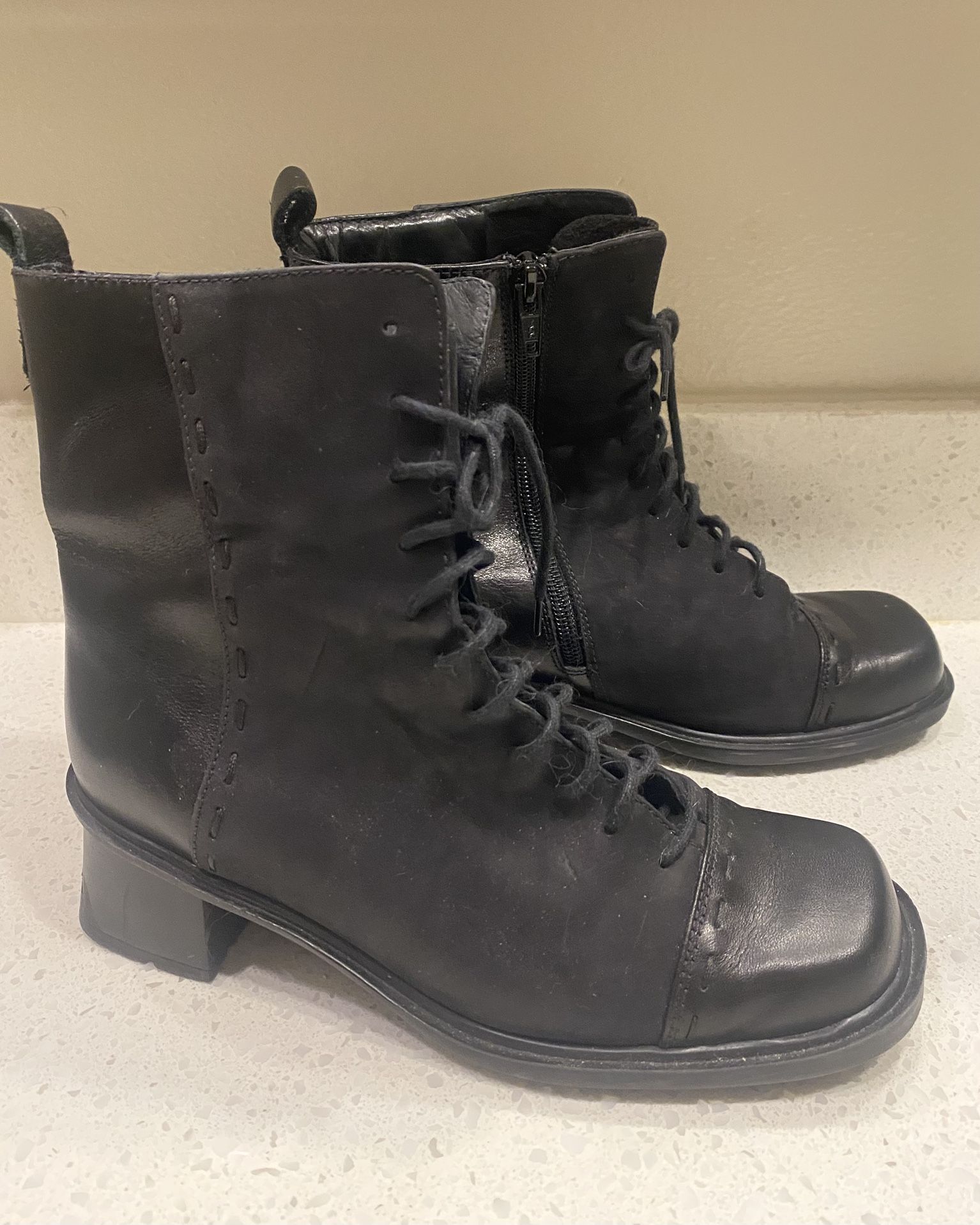 Naot  Women’s Boots Size 37 US 6.5.