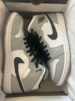 Nike Air Jordan 1 Mid “Light Grey Mens size 10