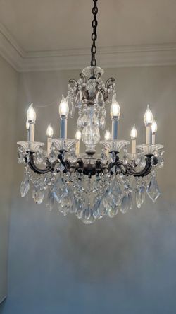 Elegant 10-Light Crystal Chandelier – Bronze Finish – Excellent Condition