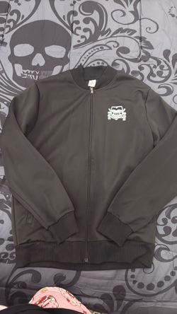 Black Zip-Up Zip Jacket with Jeep Graphic