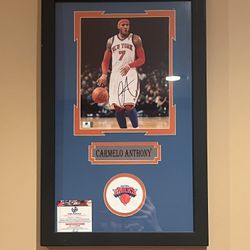 New York Knicks Carmelo Anthony Signed Plaque w/ COA