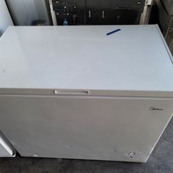 Midea 9cu Ft Chest Freezer