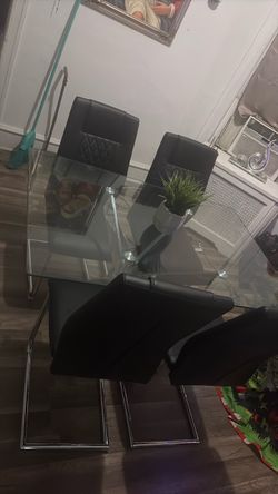 Sillas y mesa
