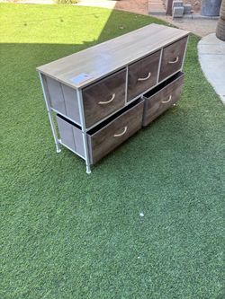 5-drawer storage bench