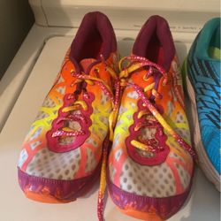 Asias Size 8 Half 30 Dollars Brooks Size 9 25 Dollars 