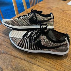 Nike RT Woman’s Knitted Shoes Size 8 In Great Condition