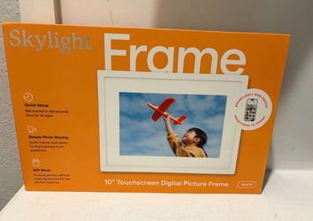 SKYLIGHT Digital Frame: BRAND NEW