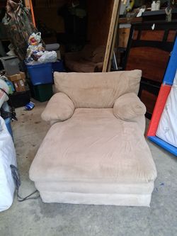 Lounge chair