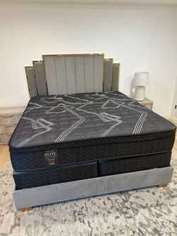 King Size Mattress Pillow Top 12"   new Mattress in a plastic sealed