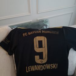 Bayern Munich Jersey Size Large 