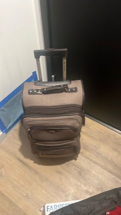 Dockers suitcase