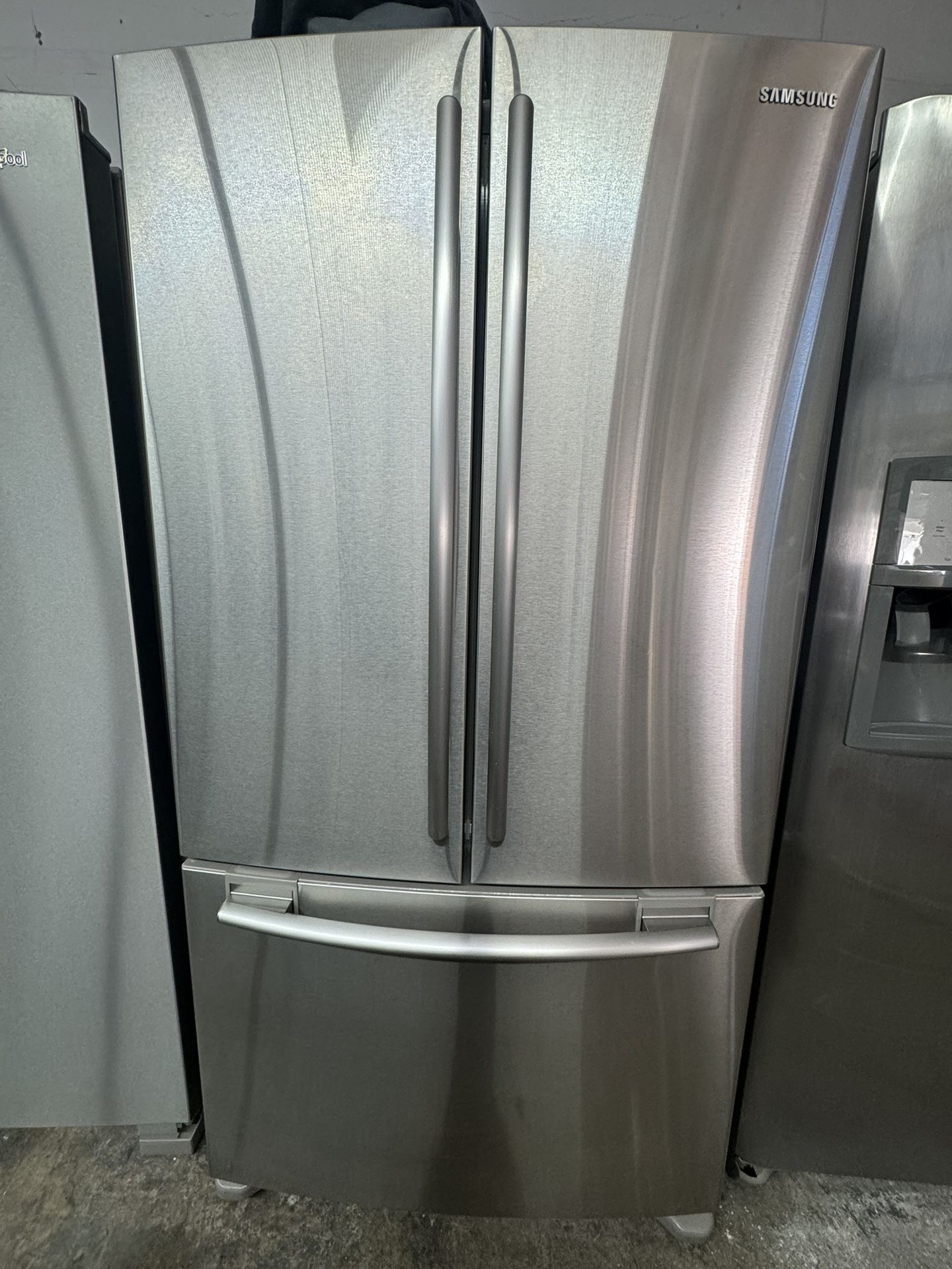 Samsung French Door Refrigerator with Internal Ice and Water Dispenser 