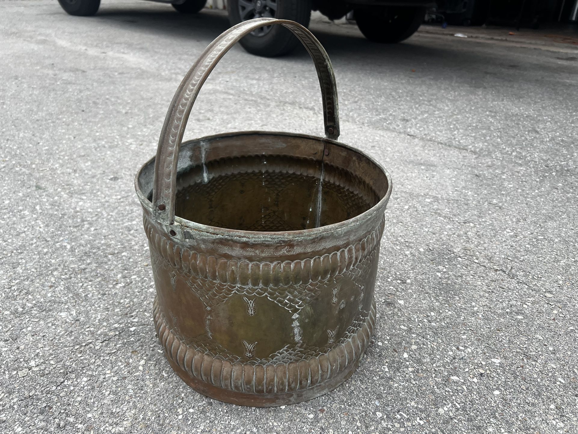 Rustic Antique Brass Patina Handle Pot Bucket Garden Decor Planter! Made in Egypt. 15x11.5in