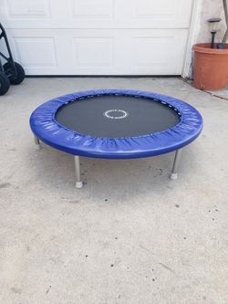 Trampoline In Excellent condition