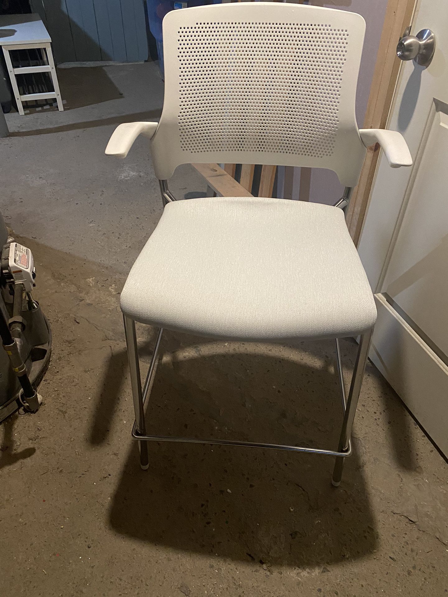 Chairs News $300