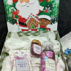 Bath & Body Works Sweet Pea Set $20 With Box 