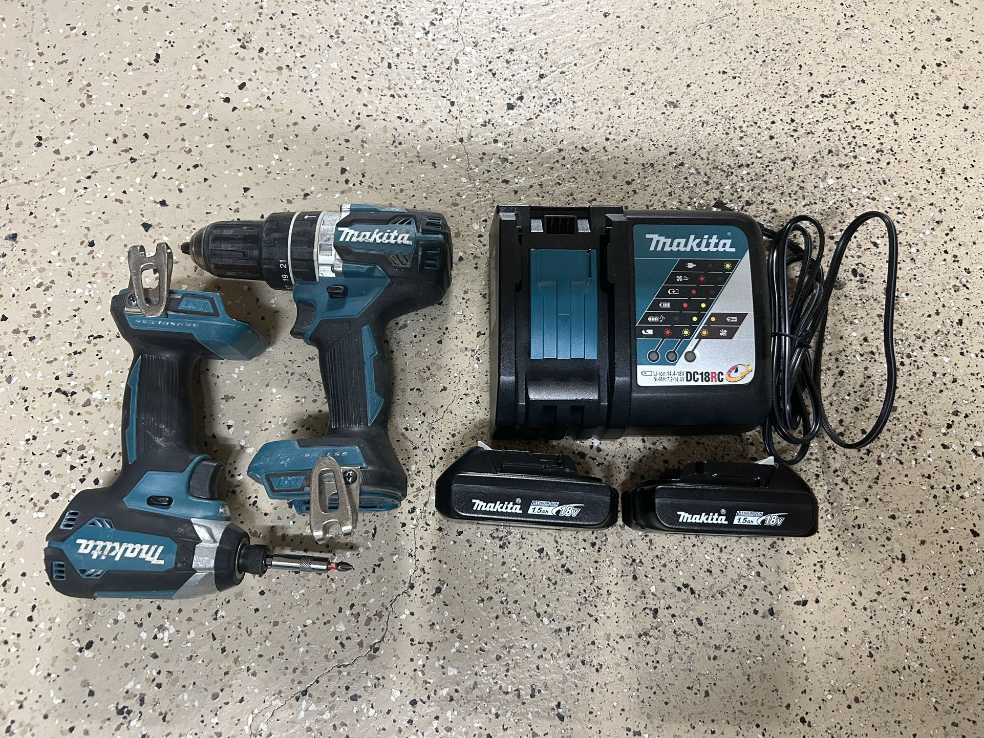 Makita Cordless Drill And Driver Set