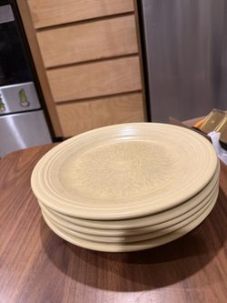 Vintage Homer Laughlin Fiesta dinner plates (5)