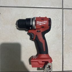 M18 18V Lithium-Ion Brushless Cordless 1/2 in. Compact Drill/Driver