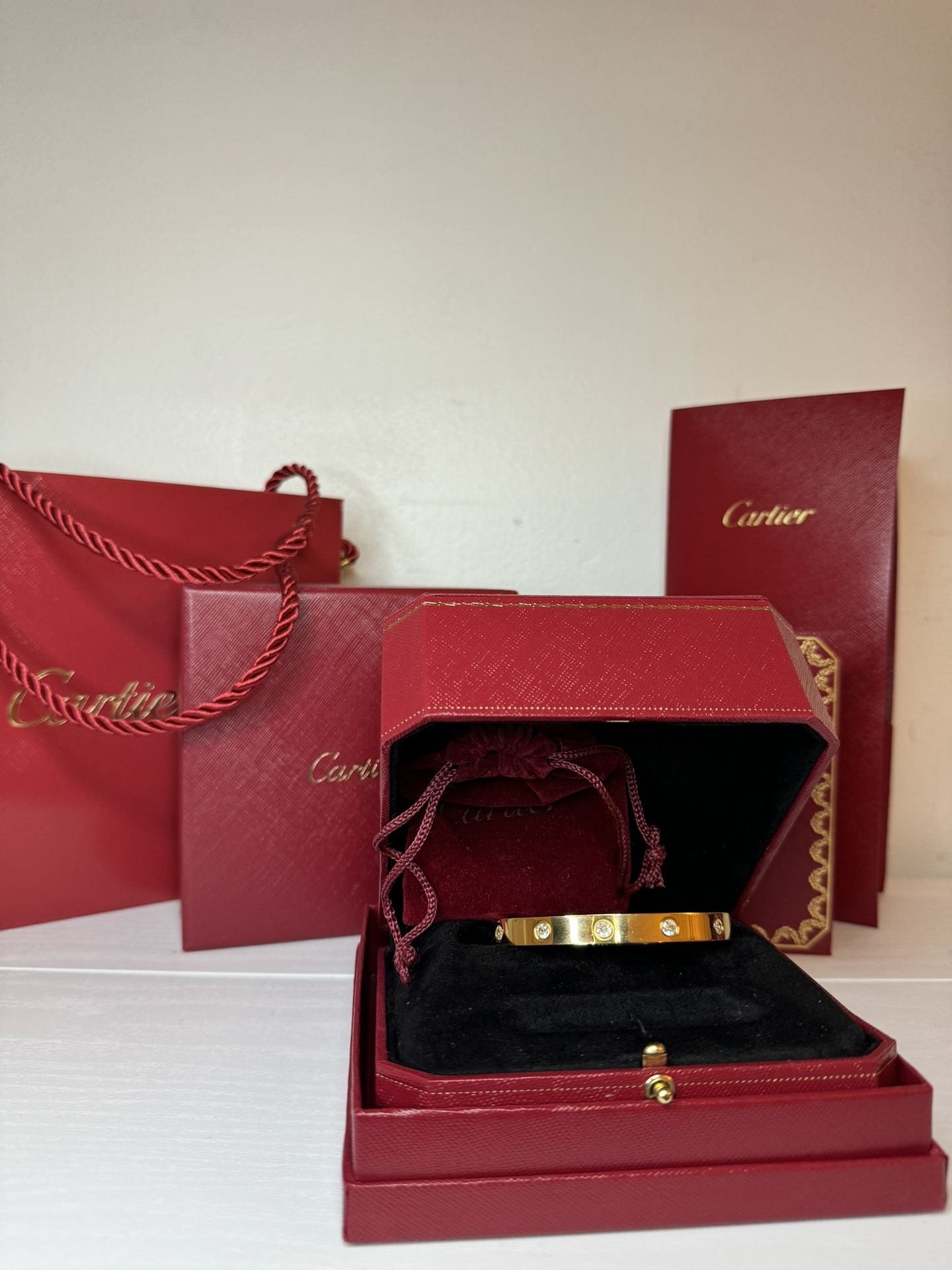 CARTIER- Love Classic Model Bracelet *10 Diamonds*