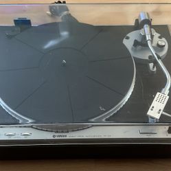Yamaha YP-D4 Semi-Automatic Direct Drive Turntable Serviced AT-VM95C