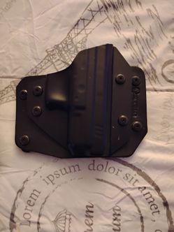 9 mm gun holster and a PC controller and a Xbox one controller it doesn't work on my don't know why
