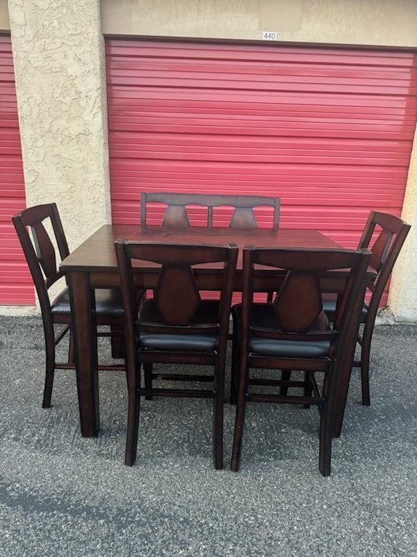 4 Chairs And Bench Set