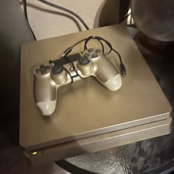 Limited Edition GOLD PS4