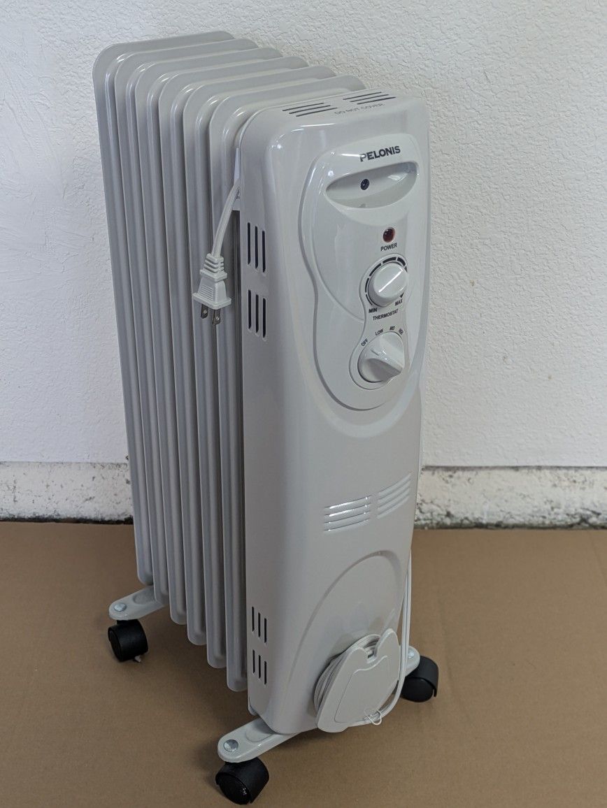 Pelonis Radiator Space Heater - 1500W, Quiet Space Heater - $30 (Davis)