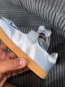 Disney Alice in wonderland adidas
