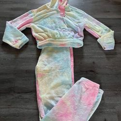 Brand New Multiple Color Sweatpants And Sweater Size M