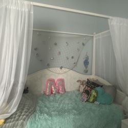 White Twin Canopy Bed With Trundle 