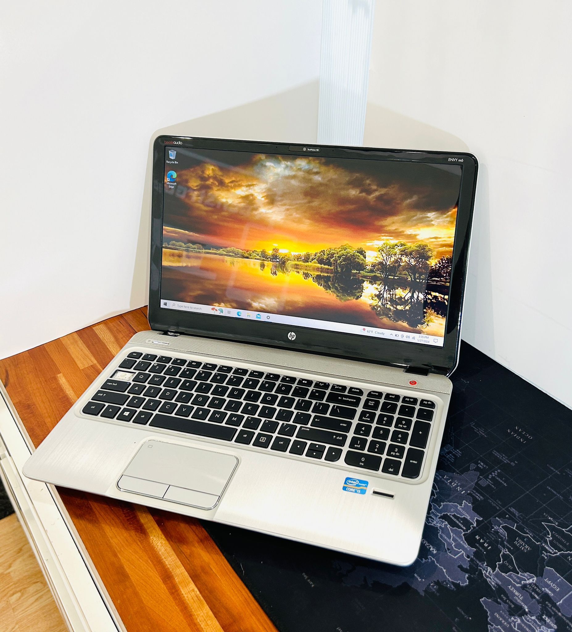 HP 15” ENVY M6 Notebook PC I5//8GB//256GB Windows 10