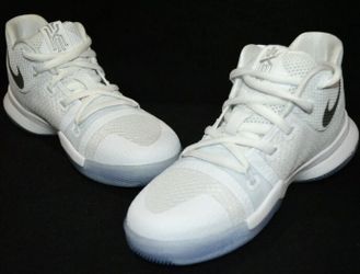 Nike Kids Basketball Shoes White / Silver **NEW** Kids Size 11.5 