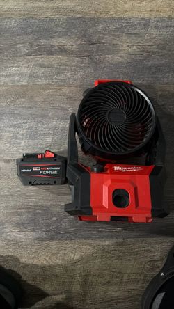 Milwaukee M18 Cordless Fan with HD12.0 Battery