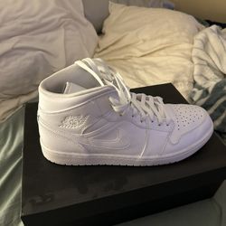 Air Jordan 1 Mids