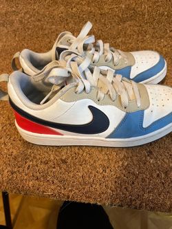 Nike size 4 boys