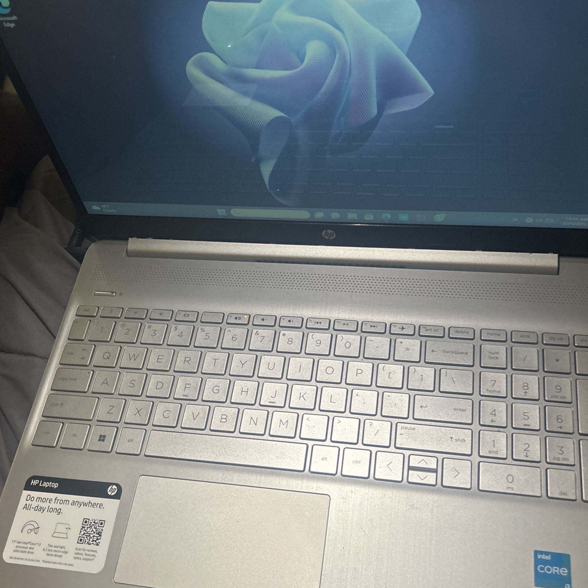 HP 15.6" Touch-Screen-Laptop Natural Silver Windows 11