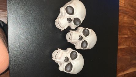 Set of 3 Decorative Resin Skull Figurines