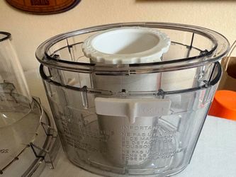 Cuisinart Food Processor Lid with shoot