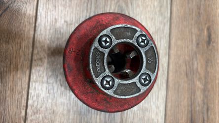 Rigid pipe threader die.