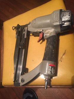 Porter cable air compresor finish nail gun works good 16gauge