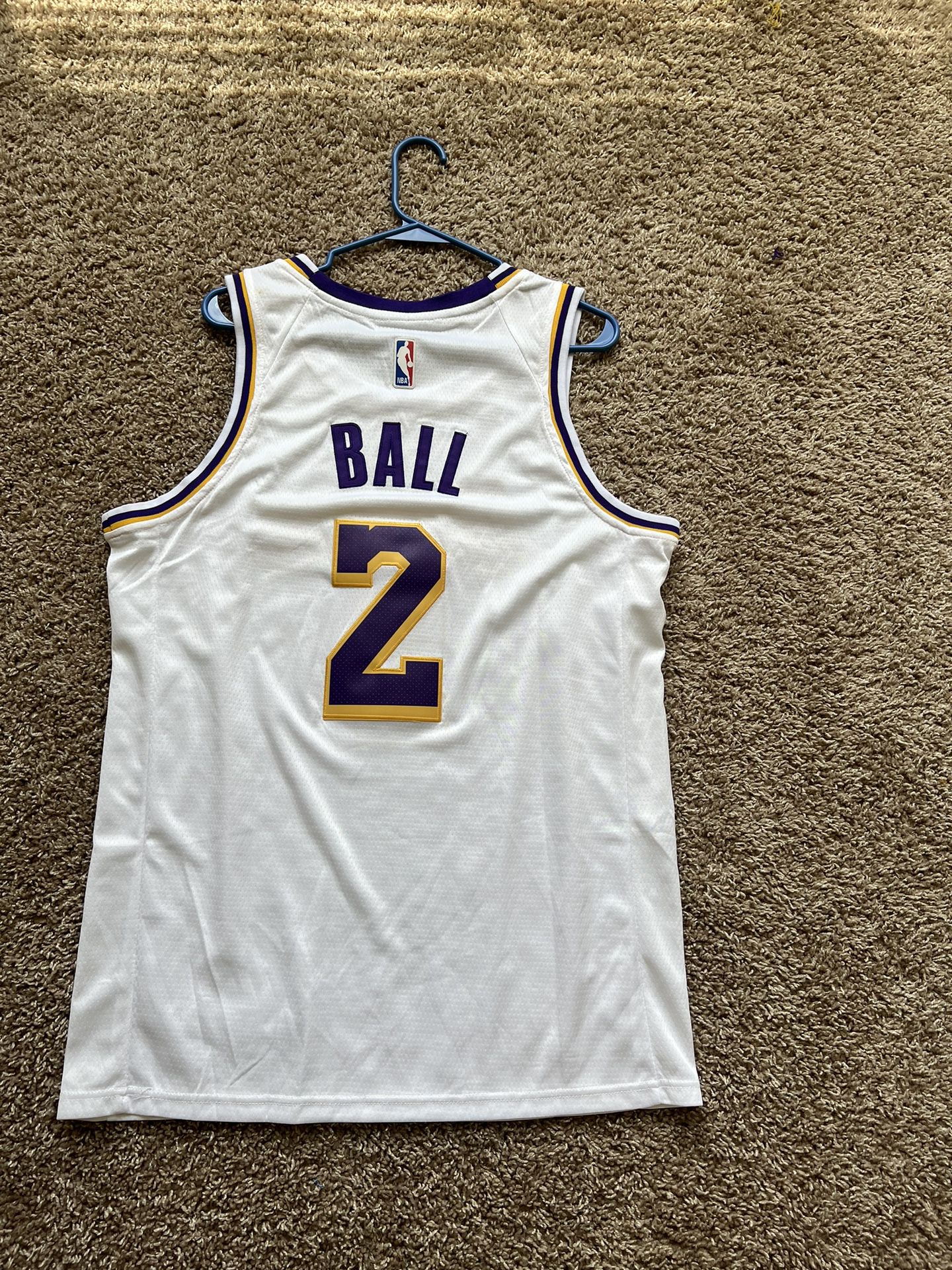Lakers Lonzo Ball Jersey (large) for Sale in Bothell, WA - OfferUp
