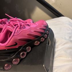 NIKE AIR MAX