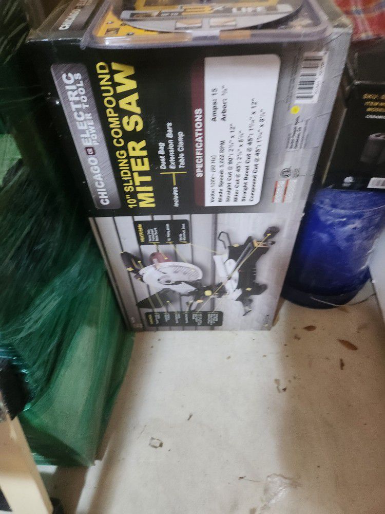 New 10" Sliding Compound Mitre Saw With 2 New Blades